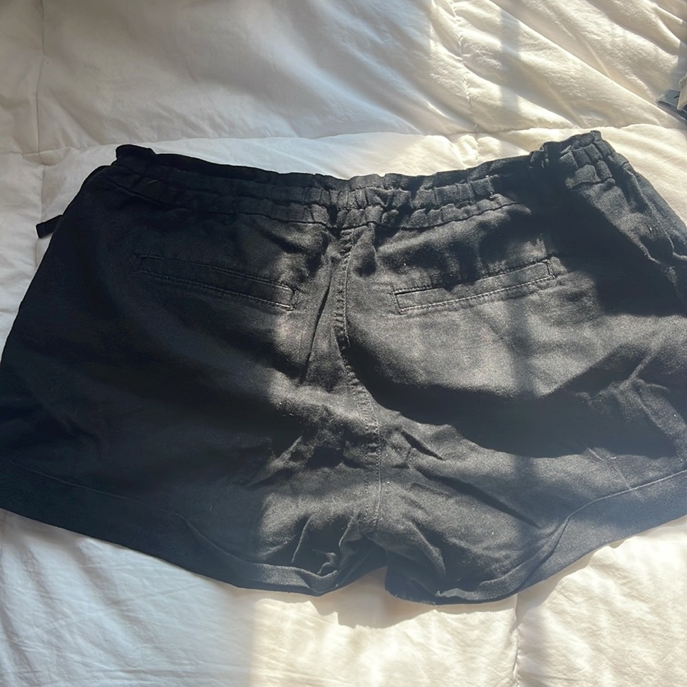 OldNavy Women's Black Linen Shorts - Picture 3 of 7